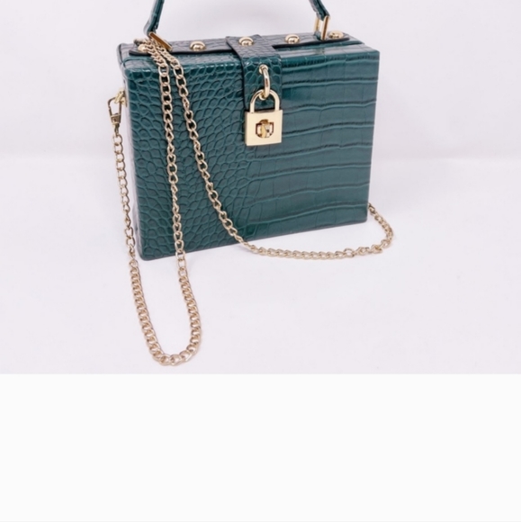 HAND BAGS, CROSSBODY & WALLETS - Picture 4 of 10